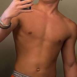 AshtonWard's Chat & Dating Profile