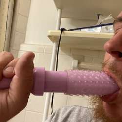 Bottomboi1988's Chat & Dating Profile