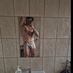 Dyln2553's Chat & Dating Profile