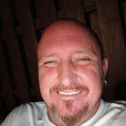 Eddie69's Chat & Dating Profile