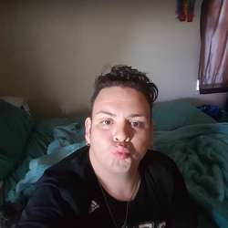 Eric1021's Chat & Dating Profile