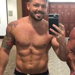 Fltopson's Chat & Dating Profile