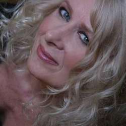 GloriaJ's Chat & Dating Profile