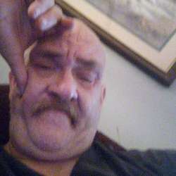Harleyman88's Chat & Dating Profile
