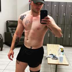 Henry99's Chat & Dating Profile