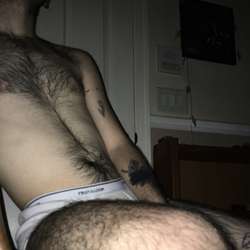 Hiiii44's Chat & Dating Profile