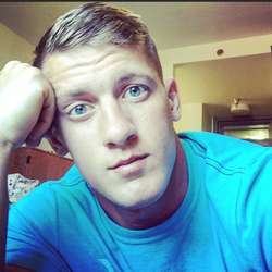 Holiboy1010's Chat & Dating Profile