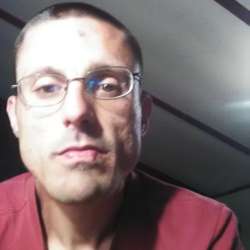 Johnny131535's Chat & Dating Profile