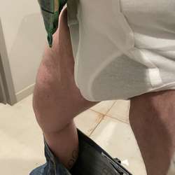 KinkPig666's Chat & Dating Profile