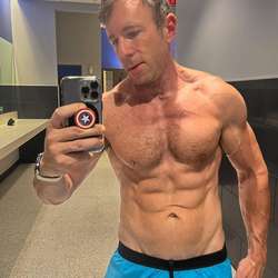 MikeIsHard2021's Chat & Dating Profile