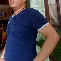 Moris's Chat & Dating Profile