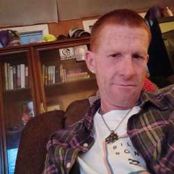 Slutbucketho's Chat & Dating Profile