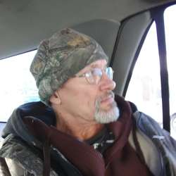 SuhQ's Chat & Dating Profile