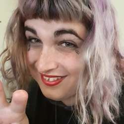 SweetVivi's Chat & Dating Profile