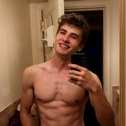 TIMMYBOYTOY21's Chat & Dating Profile