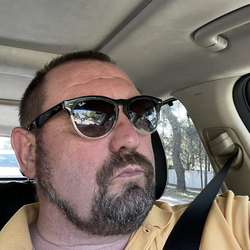 VenEleven's Chat & Dating Profile