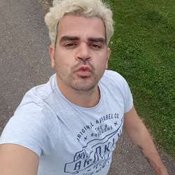 denny1984's Chat & Dating Profile