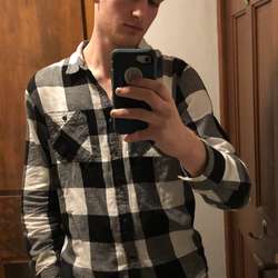 ptj8583990's Chat & Dating Profile