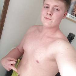 scotttboii's Chat & Dating Profile