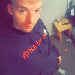 thatguy25's Chat & Dating Profile