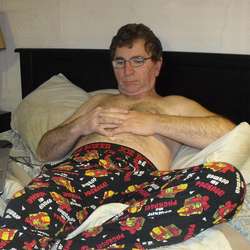 w915's Chat & Dating Profile